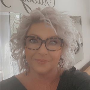 Meet your Posher, Stacey